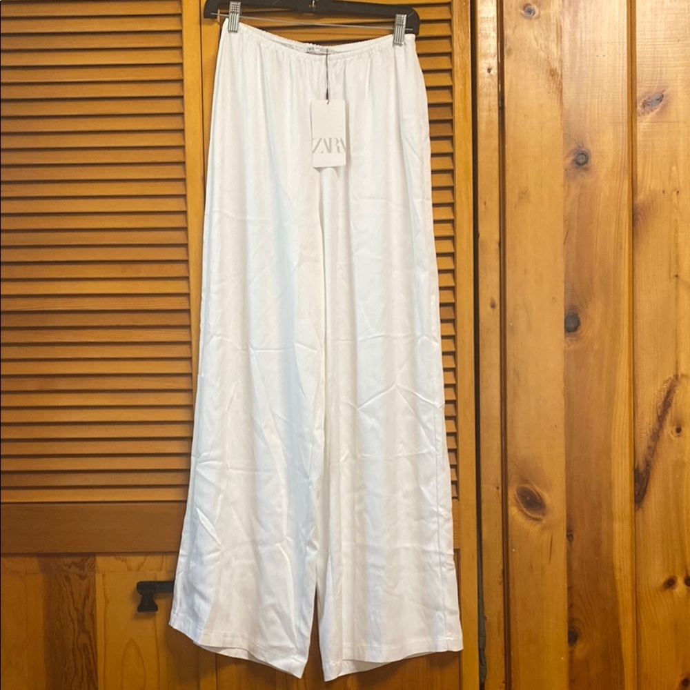 Zara White Wide-Leg      Palazzo Pants rubber around waist length 42”waist16”